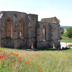 Beller Kirche im Sommer