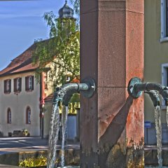 Brunnen und Rathaus Wonsheim