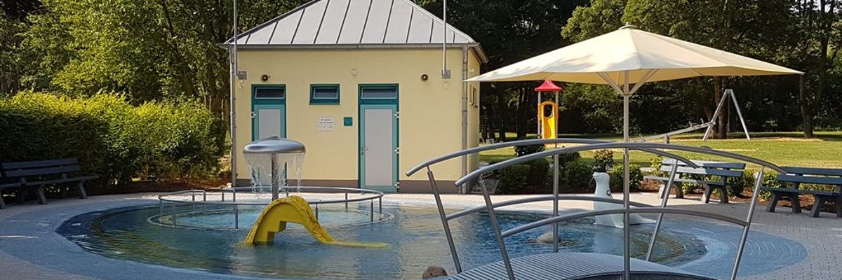 Schwimmerbecken Schwimmbad Wöllstein