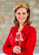 Deutsche Weinprinzessin 2020/2021 Eva Müller Deutsche Weinprinzessin 2020/2021 Eva Müller