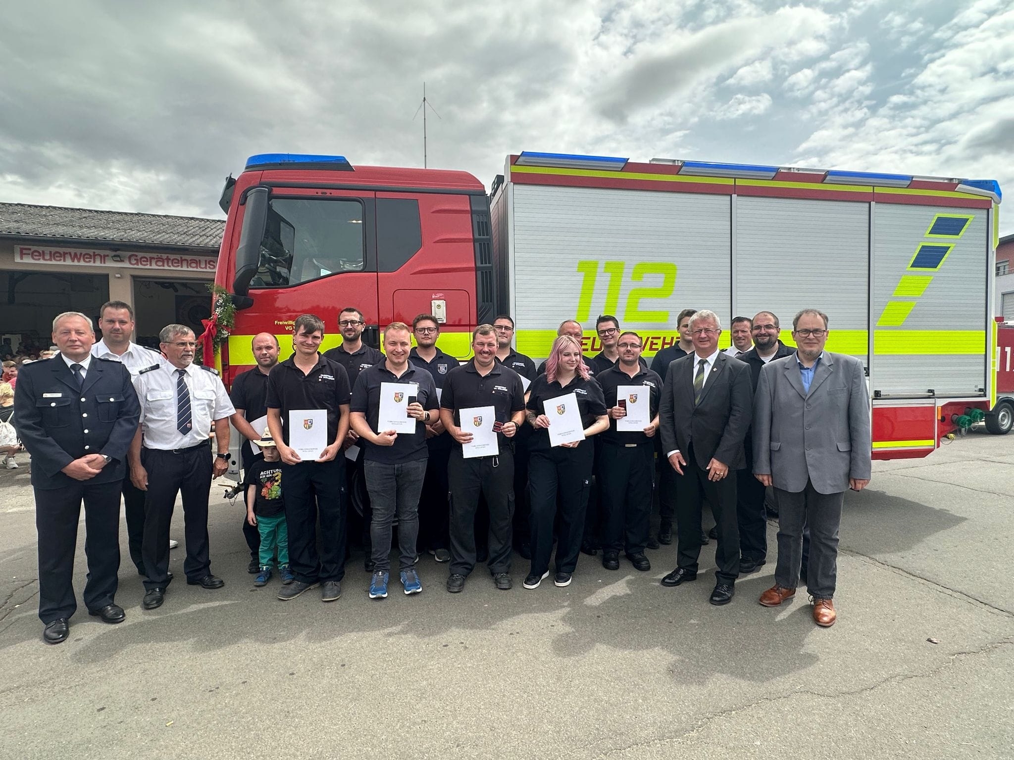 FFW Wöllstein vor dem neuen TLF