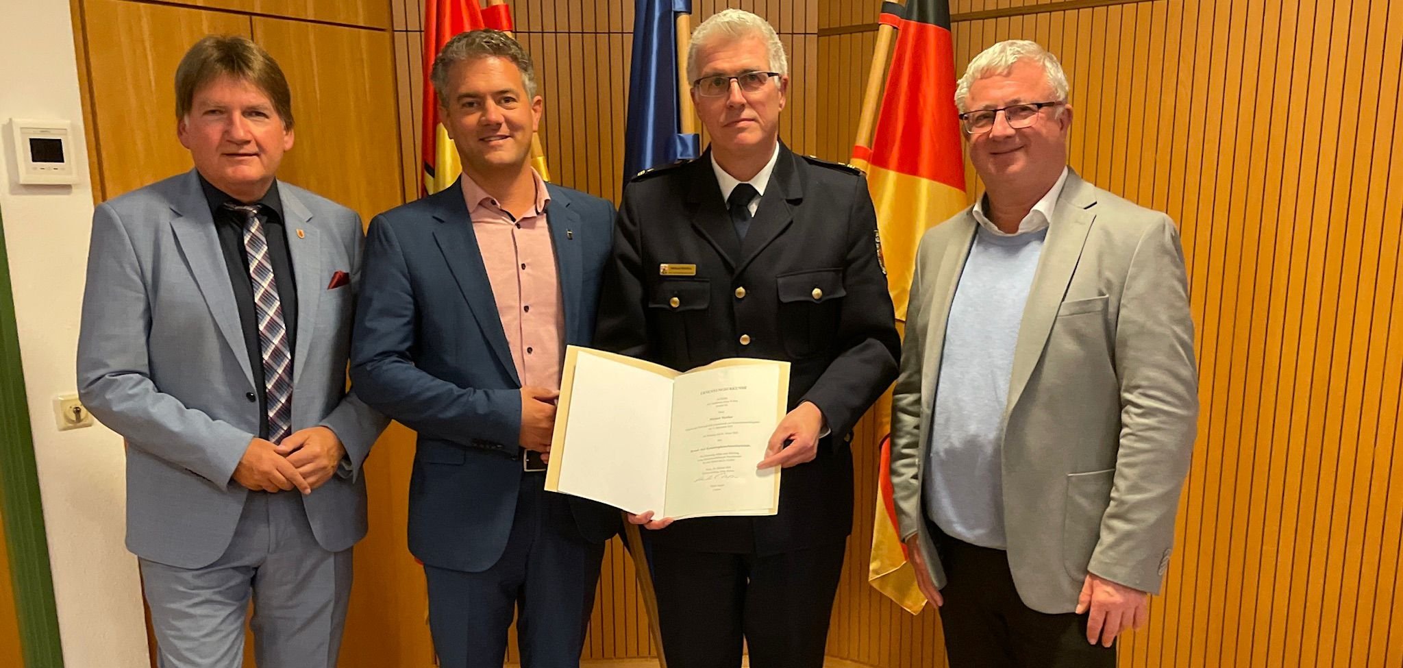 v.L. Landrat Sippel, Bürgermesiter Jung (Alzey), Brandinspektor Matthes, Bürgermeister Rocker (VG Wöllstein)