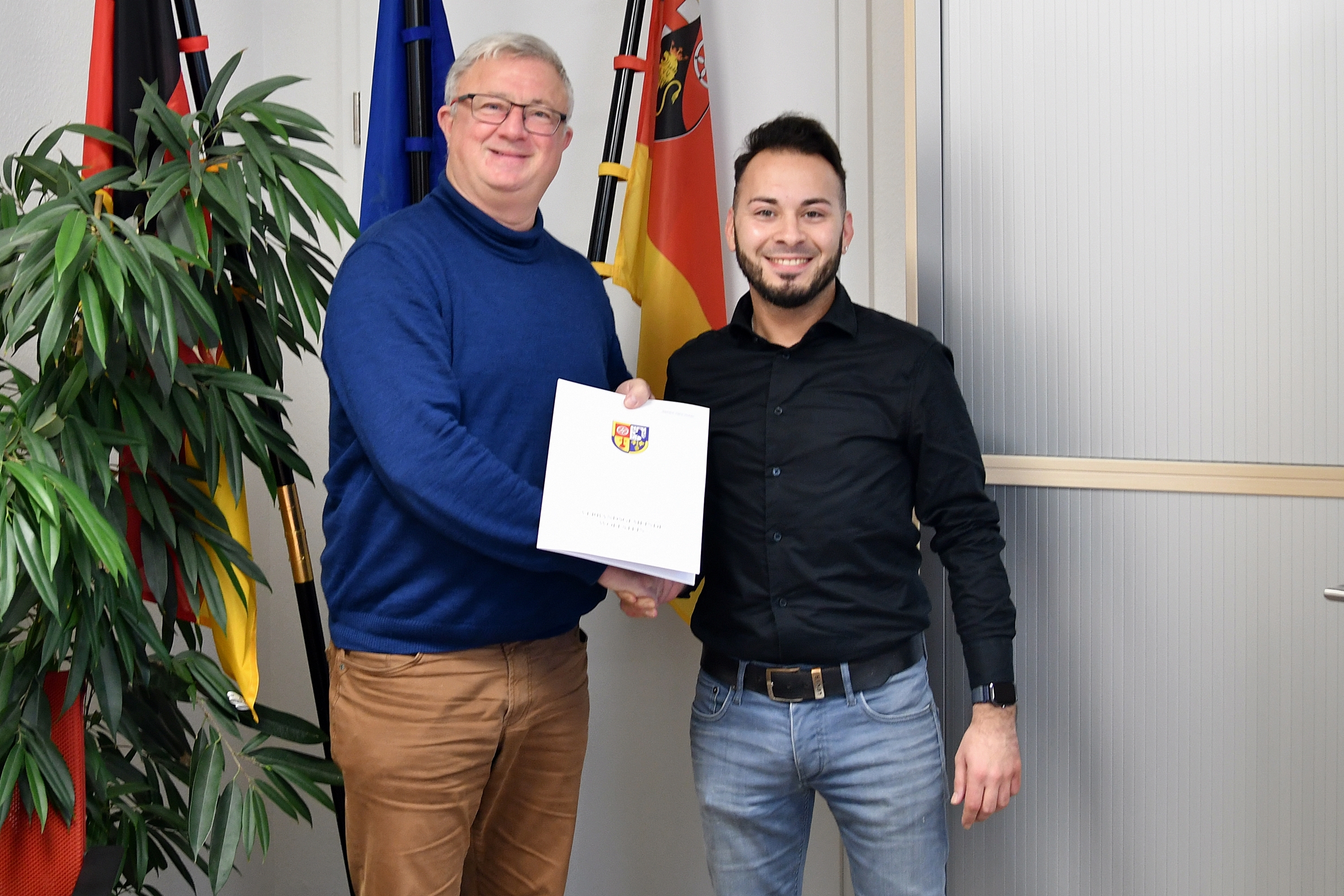 Bürgermeister Rocker und Kassenleiter Gündüz