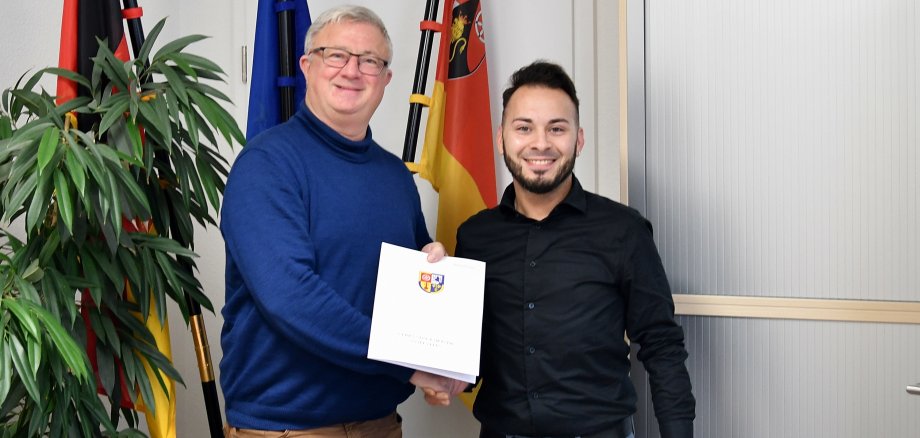 Bürgermeister Rocker und Kassenleiter Gündüz