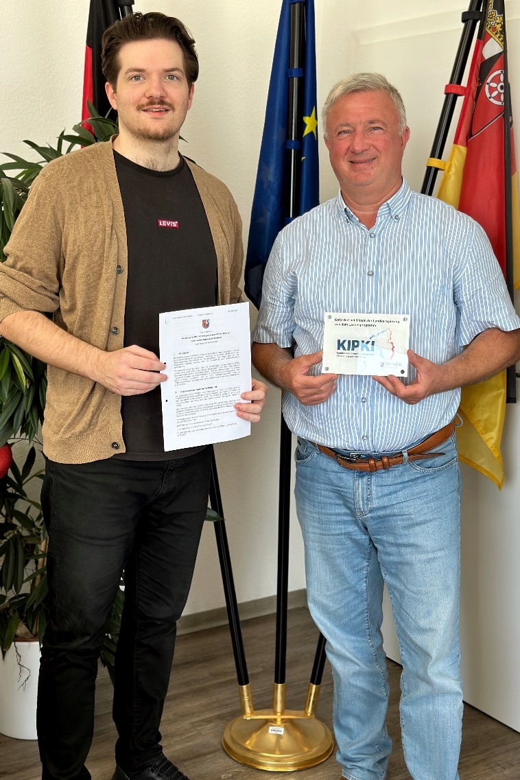 Klimaschutzmanager P. Zehmer und Bürgermeister Rocker