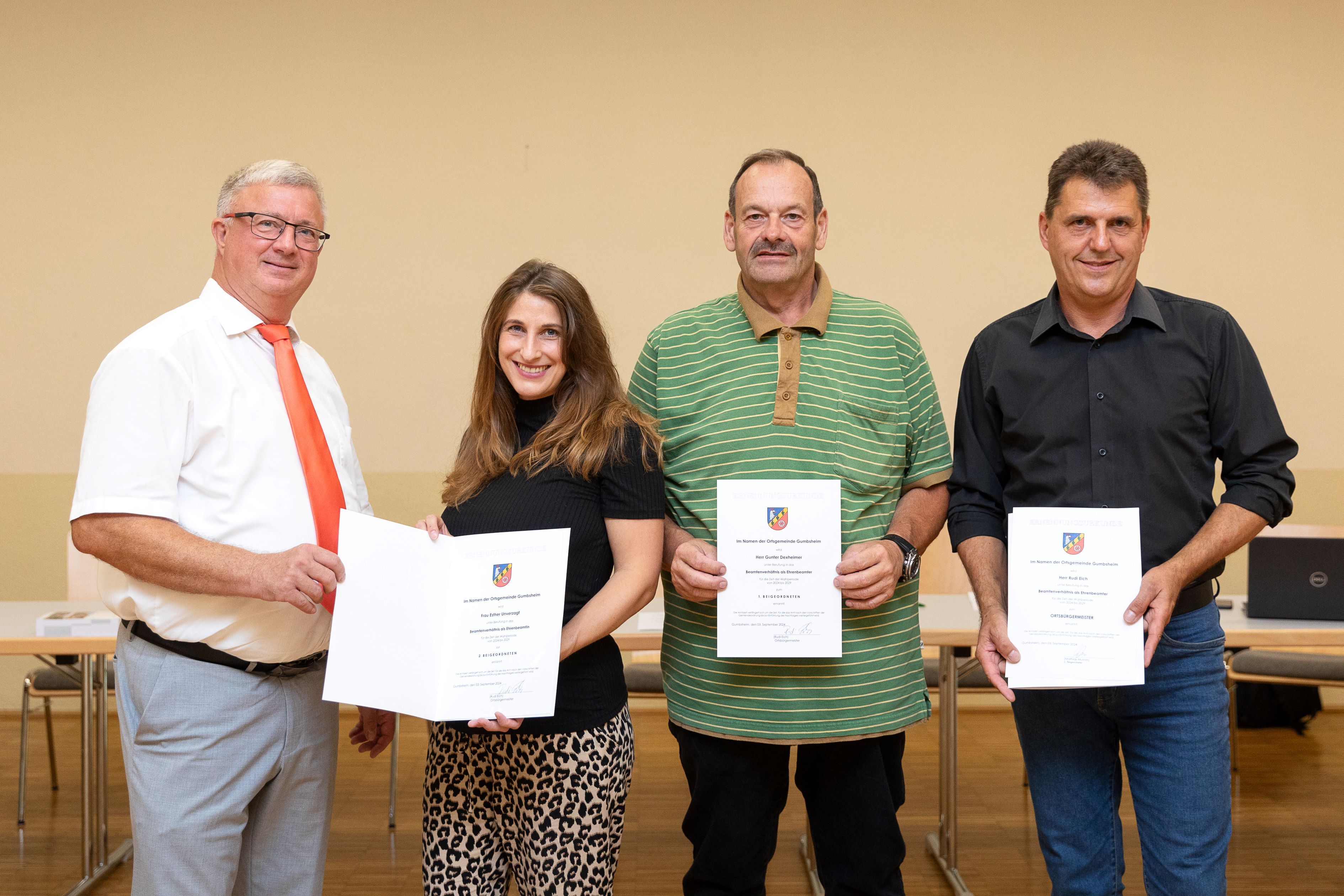 Bürgermeister Rocker, E. Unverzagt, M. Mumm und Ortsbürgermeister Eich