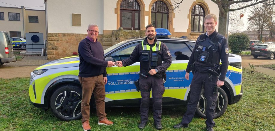 Bürgermeister Rocker mit den Mitarbeitern des Vollzugsdienstes der VG Wölstein Bürgermeister Rocker mit den Mitarbeitern des Vollzugsdienstes der VG Wölstein