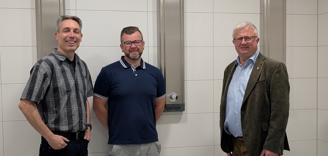 v.L. Christoph Beuscher (Konrektor), Steffen Höhne (Verwaltung) Bürgermeister Gerd Rocker